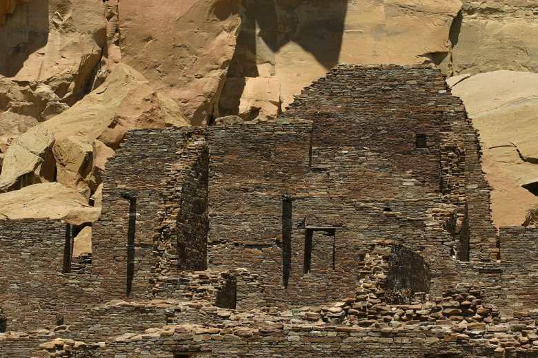 Edificios de Pueblo Bonito, construido entre los siglos IX y XII d.C.